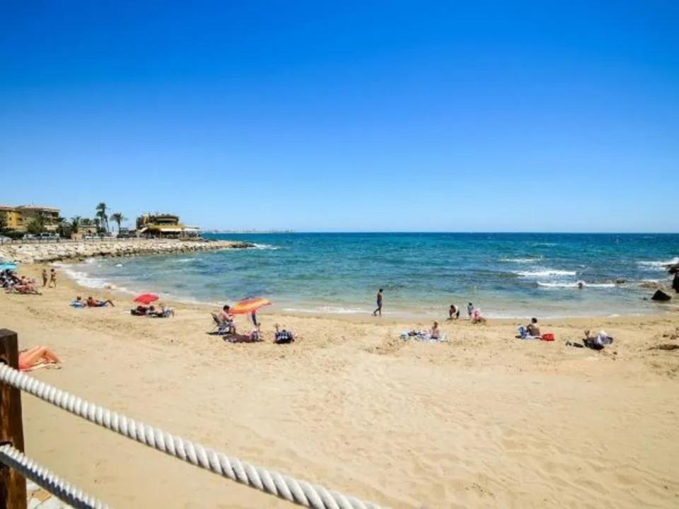 Apartment Deluxe Clara Sea Senses Torrevieja Exterior foto